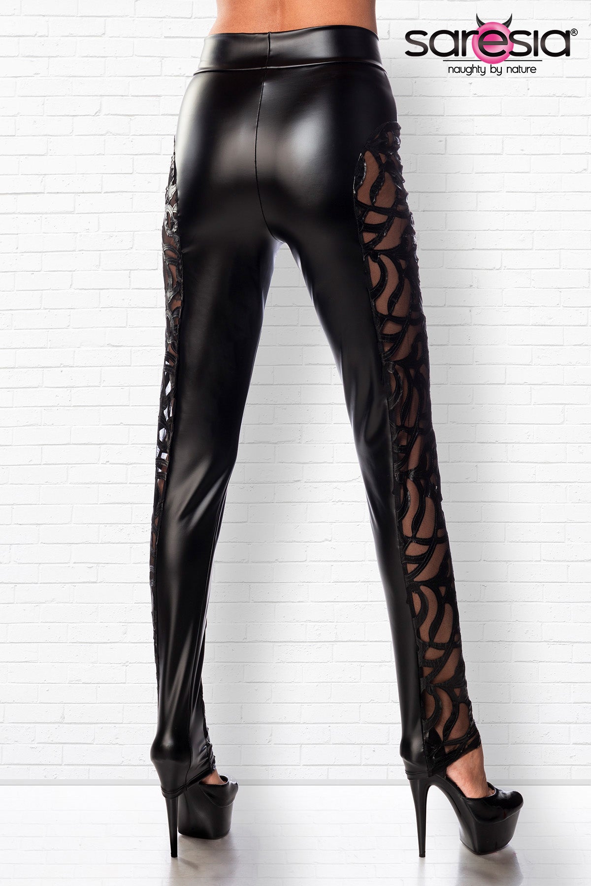 FAMADA NOIR | Wetlook Cutout Leggings
